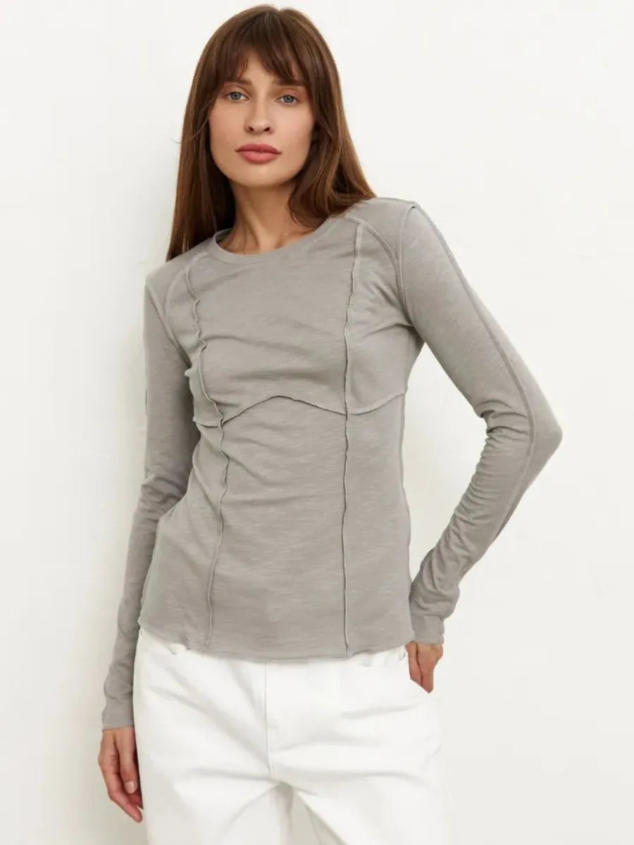 חולצת בייסיק ארוכה תיפורים - אפריל