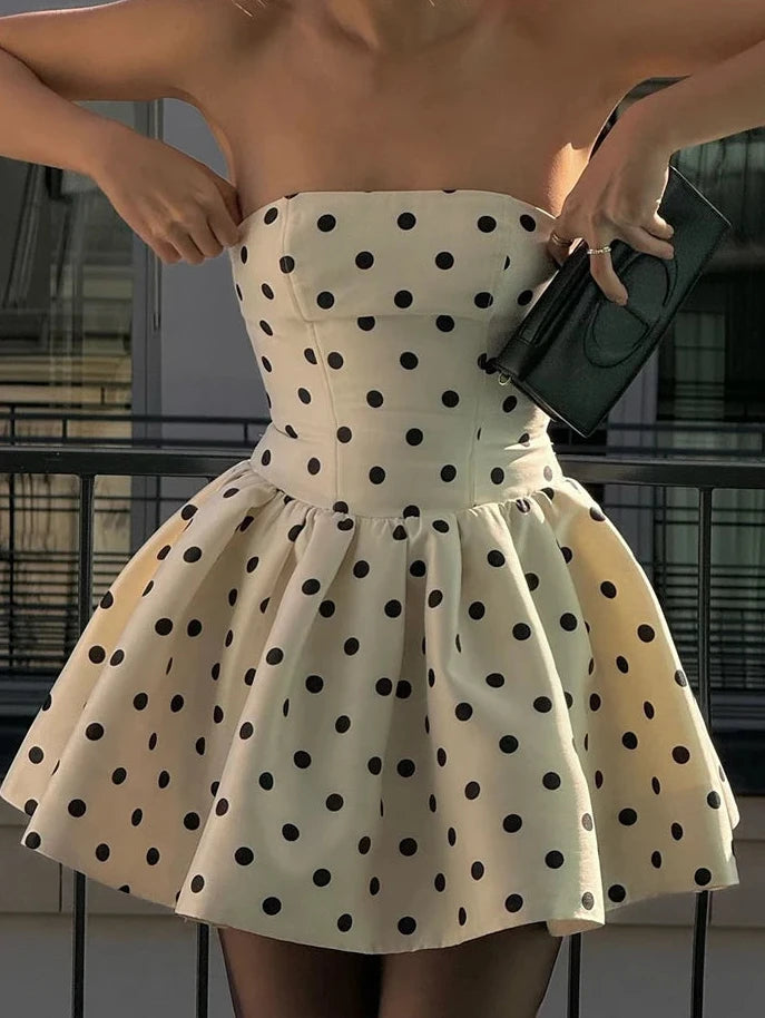 שמלת נקודות - קסם